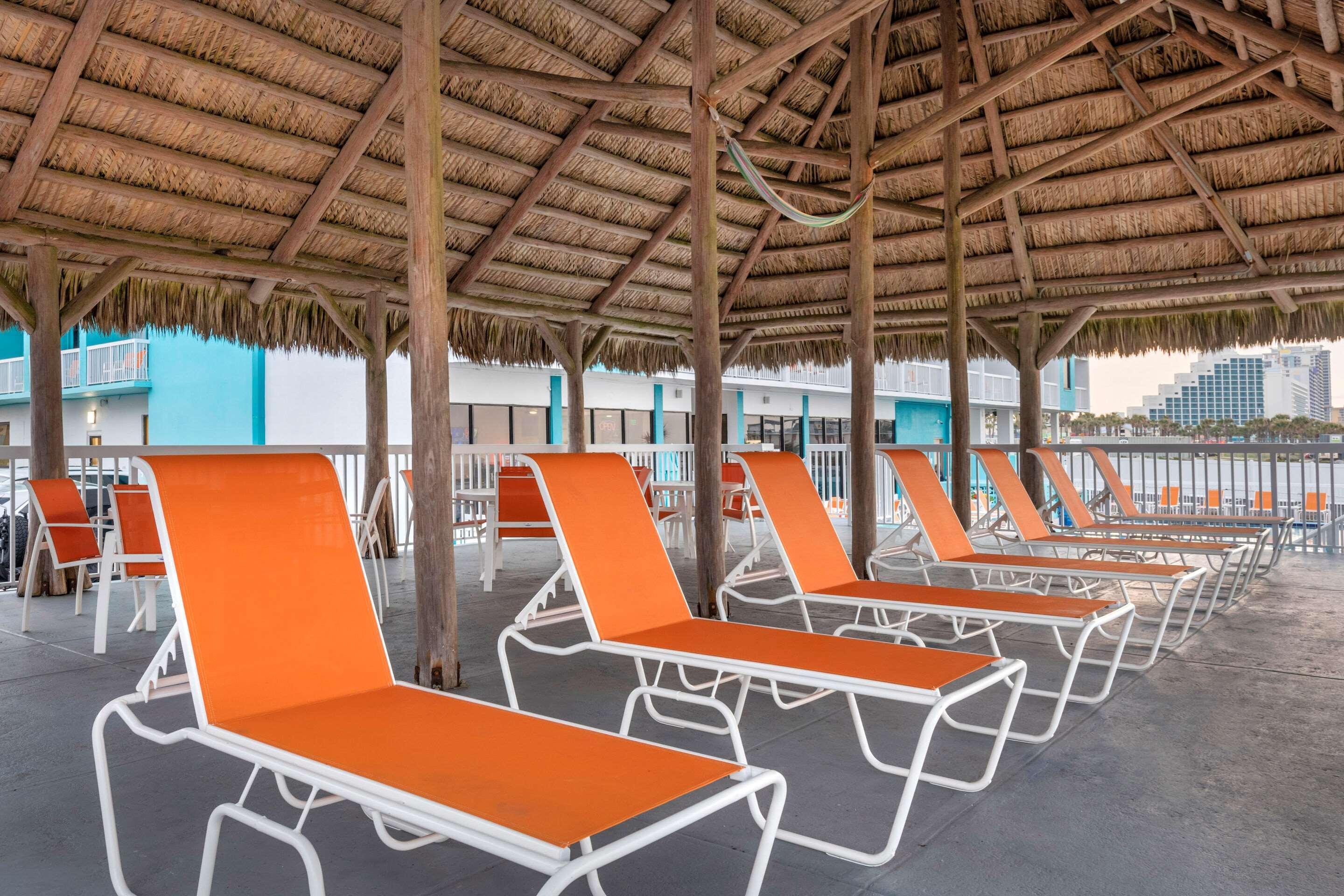 Comfort Inn & Suites Daytona Beach Oceanfront Exterior photo